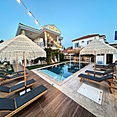 Gerence Otel By La Mira